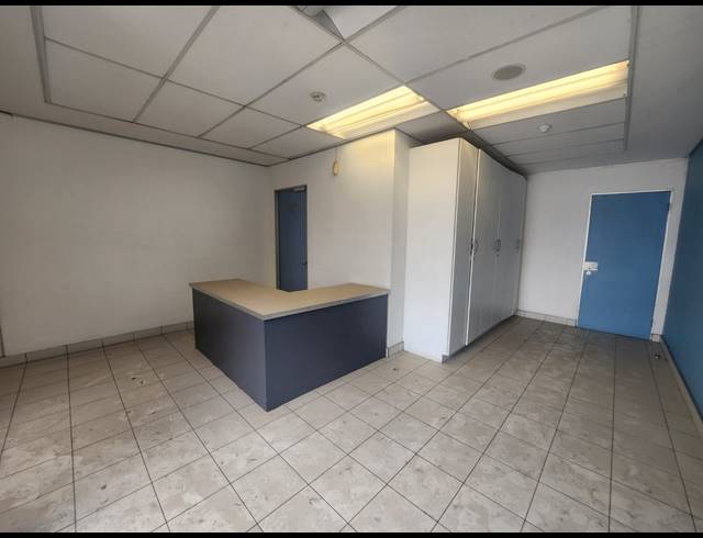 1,731M² OFFICE TO LET IN NOORDWYK